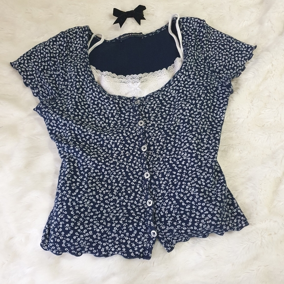 SOLD Rare brandy melville Zelly navy blue floral ruffle top coquette cute - Picture 5 of 11